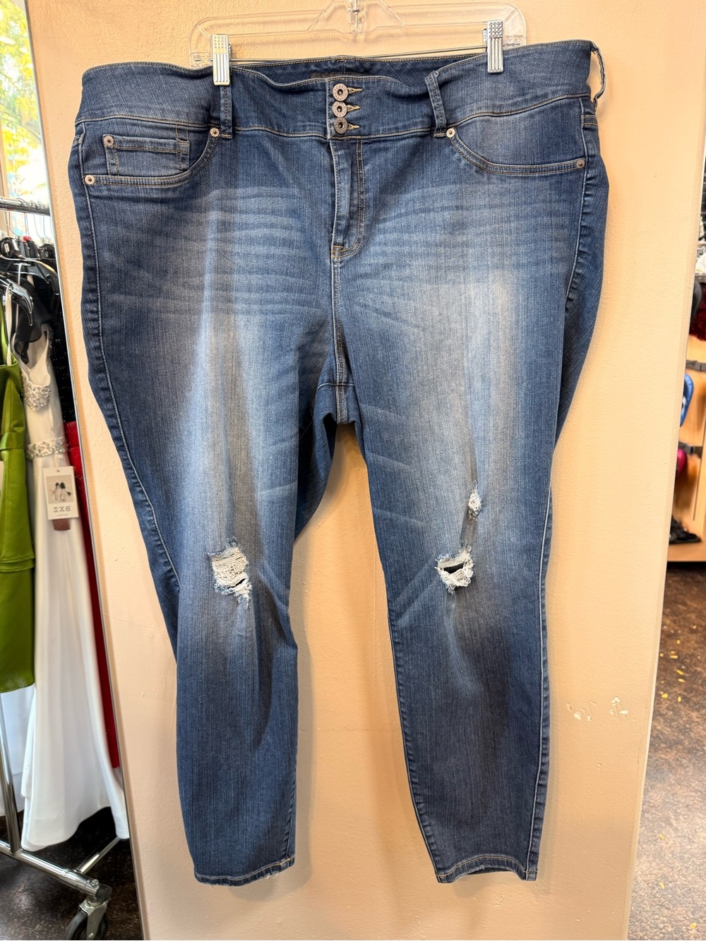 Torrid Premium Size 26R Distressed Skinny Jeans Medium Wash Plus Size
